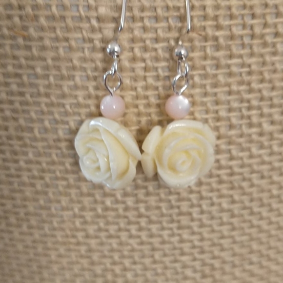 Earrings - Picture 2 of 3